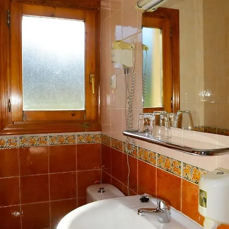 Rio Ara Bellosta By Vivere בית הארחה פיסקאל